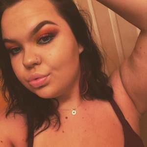 Meet your Posher, Emilee